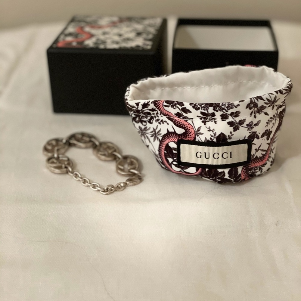 Gucci Icon Silver Bracelet - Mild Tarnishing